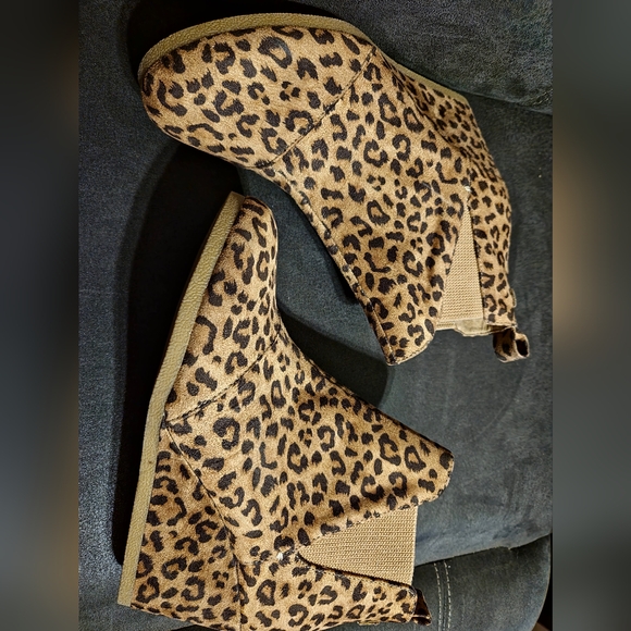DUNES Suede Cheetah Print wedge booties sz8.5 - Picture 5 of 10